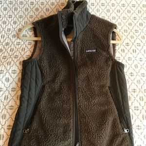 Patagonia fuzzy vest in Brown
